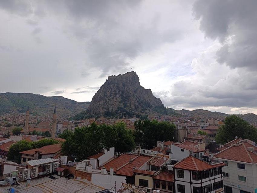 Meteoroloji illeri tek tek uyardı: Hafta sonu kuvvetli sağanak yağışlar geliyor