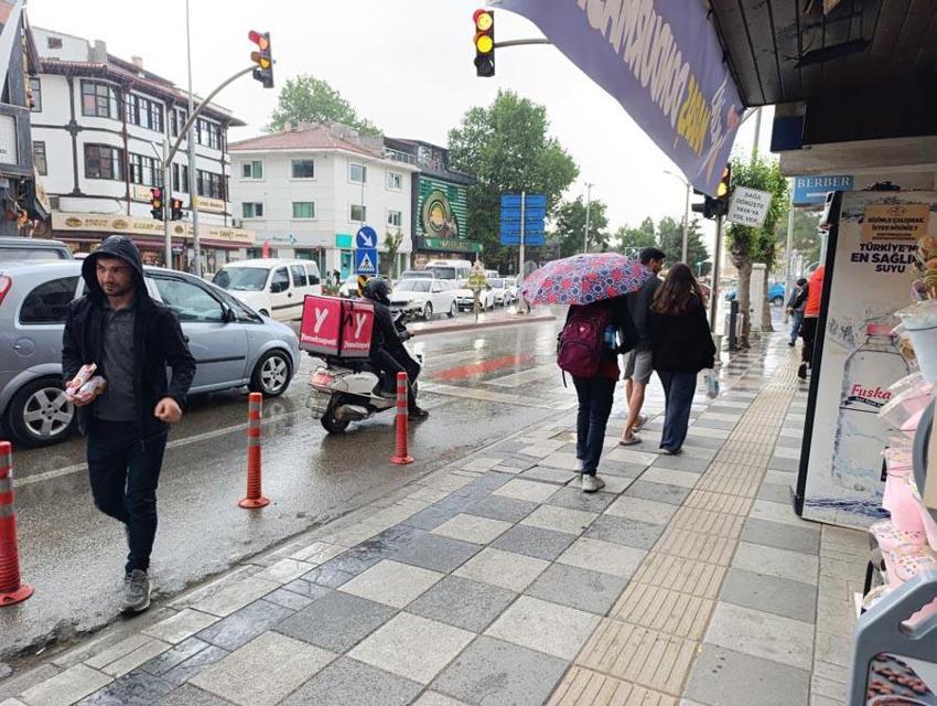 Meteoroloji illeri tek tek uyardı: Hafta sonu kuvvetli sağanak yağışlar geliyor