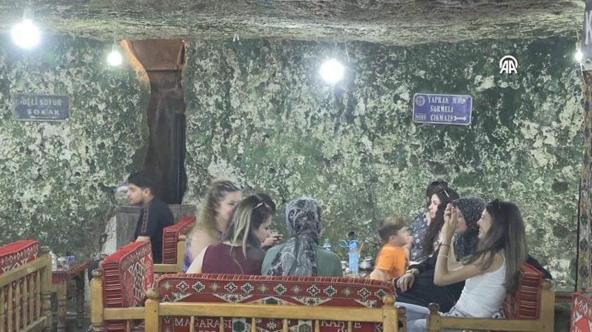 Gaziantep'te 500 yıllık tarihi yerde ziyaretçi yoğunluğu yaşanıyor! Savaş yıllarında kullanılan mekana giren çıkmak istemiyor