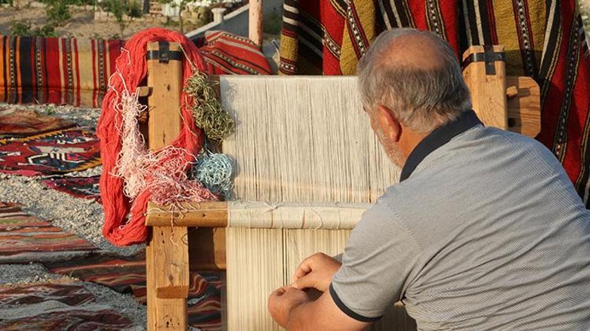 Hepsi servet değerinde ama satmıyor! Erciyes Dağı'nın manzarasında sergiliyor