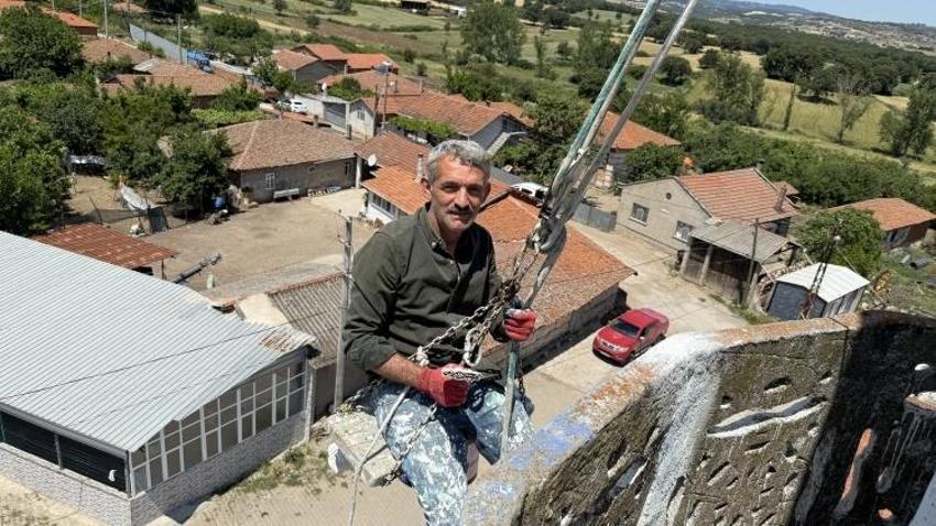 Çanakkaleli örümcek adam 27 yıldır minare tepelerinde geziyor!