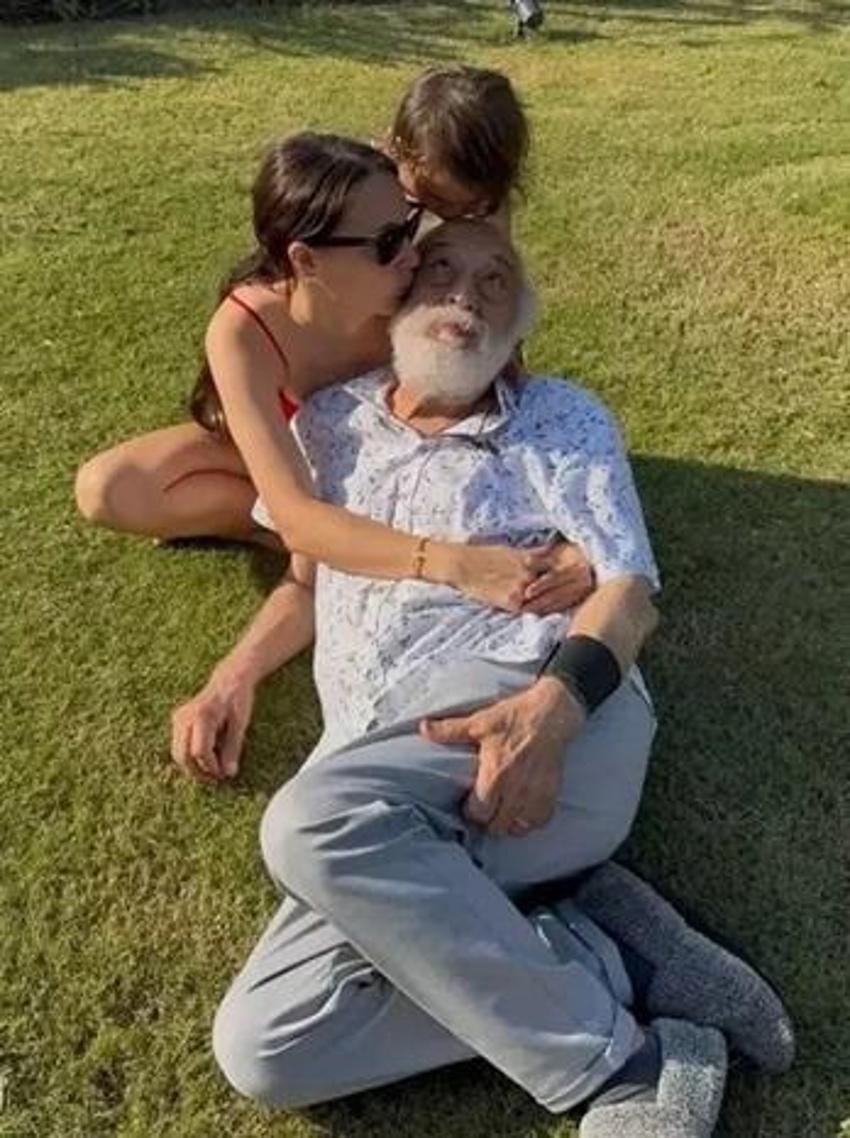 Ünlü isimlerden 'Babalar Günü' paylaşımları! 'Hayatımın ilk kahramanı, benim canım babam'