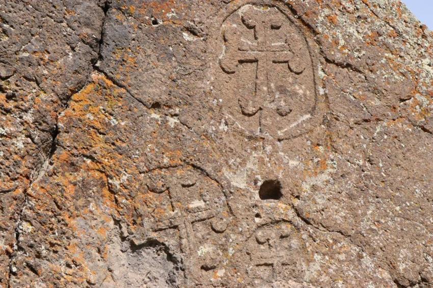 Ağrı'da dağlara saklanmış gizli hazine! Mağaraya girenler büyüleniyor, gizemi çözülemedi