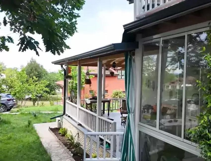 İstanbul'u terk edip köy hayatına kucak açtı! Şimdi kendi yaptığı evinde doğa ile iç içe bir yaşam sürüyor