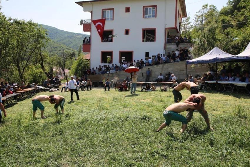 6 asır boyunca sürdü: Samsun'da düğün ve güreş bir arada! Şölen havası var