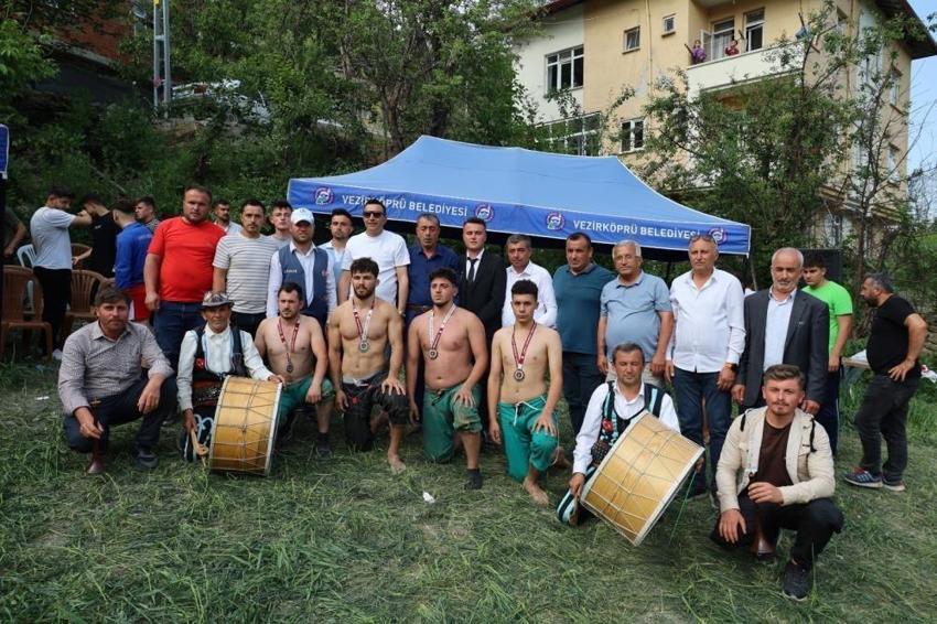 6 asır boyunca sürdü: Samsun'da düğün ve güreş bir arada! Şölen havası var