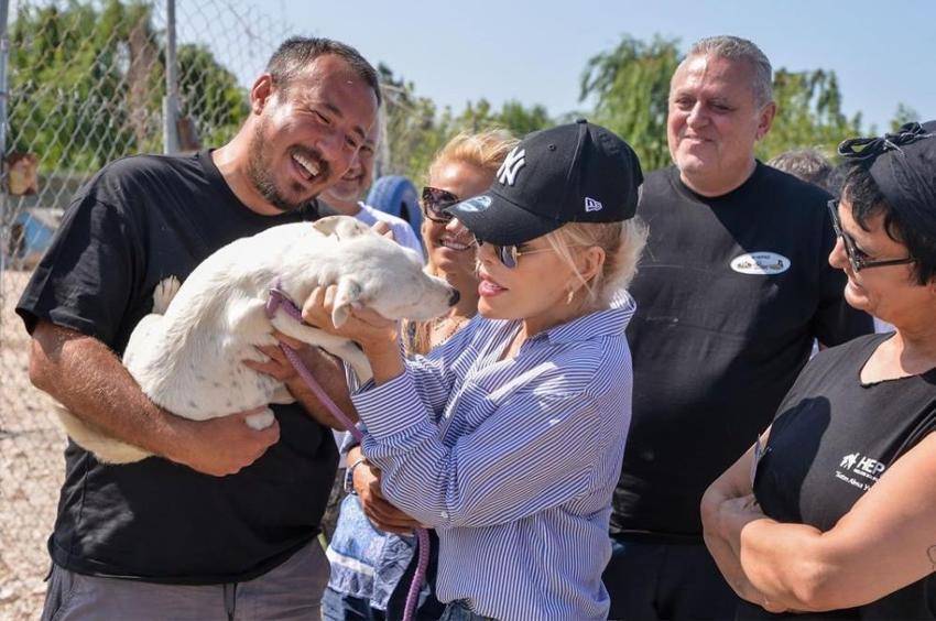Süperstar'dan anlamlı ziyaret: Bursa'da pati bahçesini ziyaret etti!