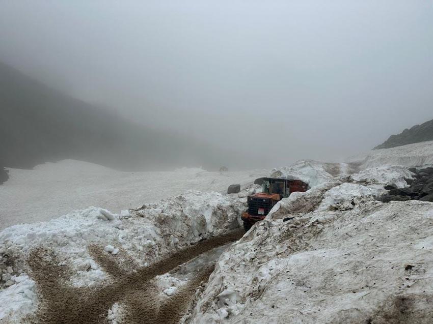 Kar yağışları sonrası haziran ayında zorlu mücadele başladı! İl Özel İdaresi ekipleri çalışmalara başladı