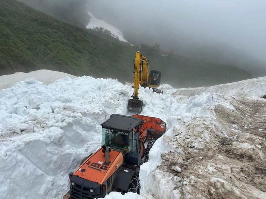 Kar yağışları sonrası haziran ayında zorlu mücadele başladı! İl Özel İdaresi ekipleri çalışmalara başladı
