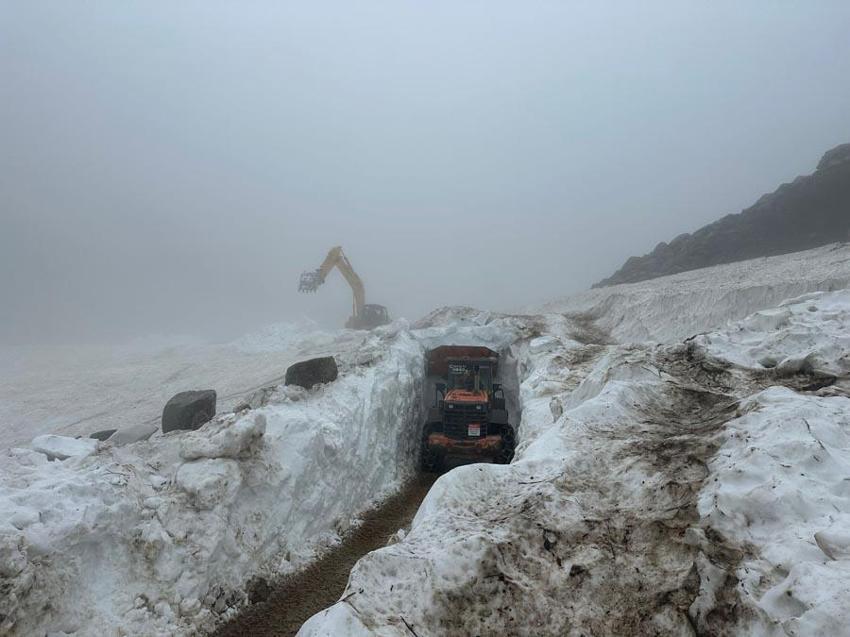 Kar yağışları sonrası haziran ayında zorlu mücadele başladı! İl Özel İdaresi ekipleri çalışmalara başladı