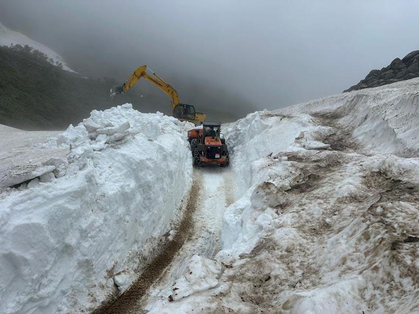 Kar yağışları sonrası haziran ayında zorlu mücadele başladı! İl Özel İdaresi ekipleri çalışmalara başladı