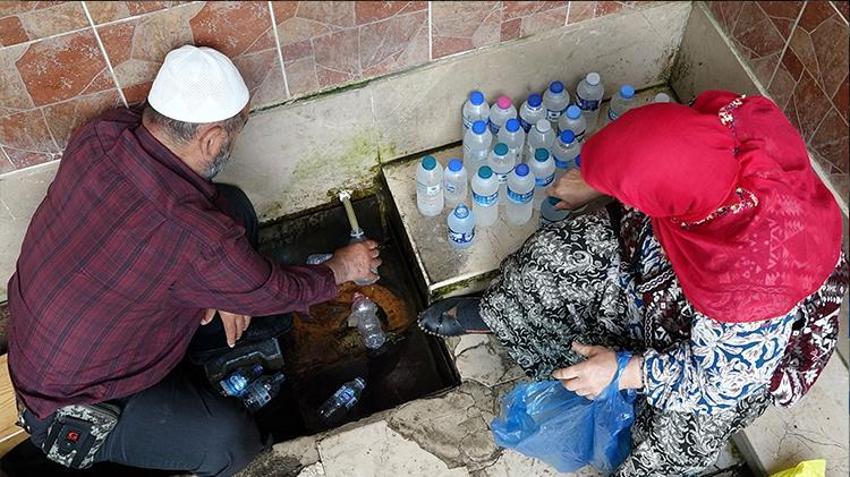 Trabzon'da doğal ve şifalı! Herkes bardak bardak içiyor, kötü haberi verdi