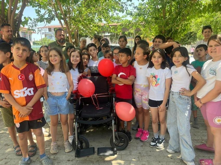 Aydın'da duygulandıran öğrenci hareketi: Arkadaşları için harçlıklarını birleştirdiler