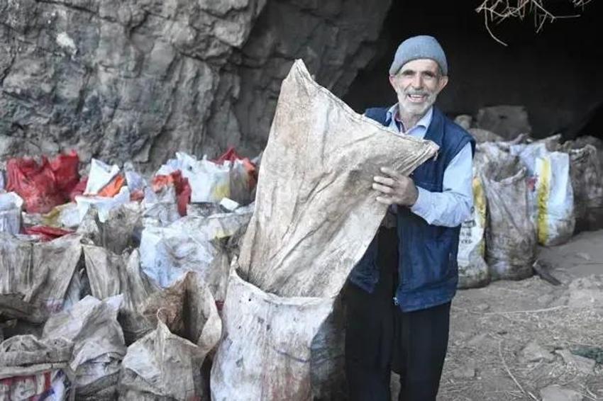 Şanlıurfa'da 300 metre derinde bulundu! Köylülere meslek oldu: Torbasını 350 liraya satıyorlar