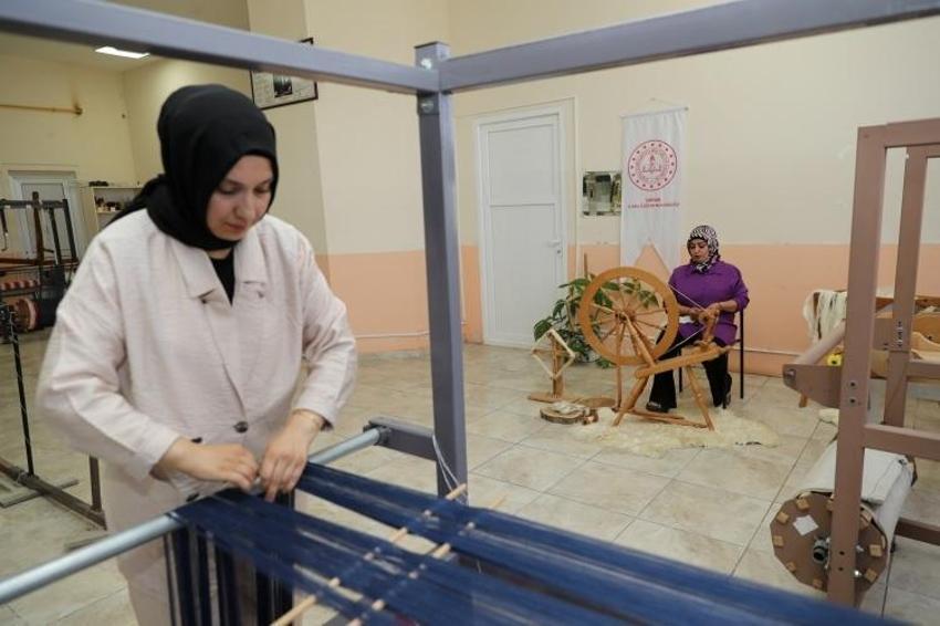 Şırnak'ta 5 kadının üretimi Hollanda ve Belçika'ya ihraç ediliyor!