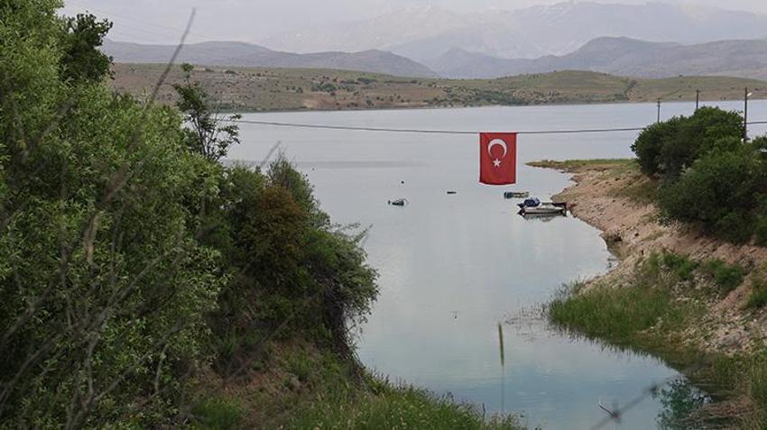 Elazığ'da Akdeniz sahillerini andıran köyün ilginç özelliği! Malatya, Erzincan ve Tunceli buraya bakıyor
