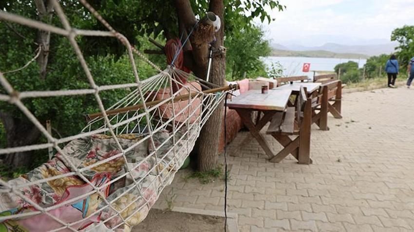 Elazığ'da Akdeniz sahillerini andıran köyün ilginç özelliği! Malatya, Erzincan ve Tunceli buraya bakıyor