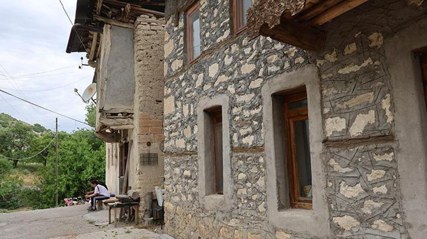 Elazığ'da Akdeniz sahillerini andıran köyün ilginç özelliği! Malatya, Erzincan ve Tunceli buraya bakıyor