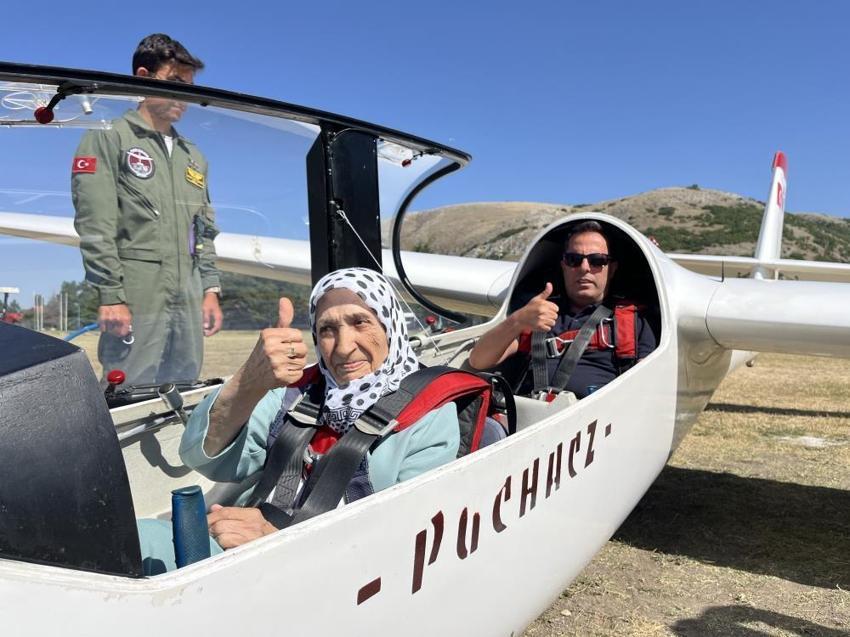 Direksiyon sallamaktan kanat çırpmaya! Gençliğinde kurduğu hayali 83 yaşında Eskişehir'de gerçekleştirdi