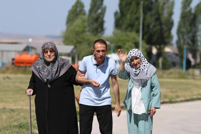 Direksiyon sallamaktan kanat çırpmaya! Gençliğinde kurduğu hayali 83 yaşında Eskişehir'de gerçekleştirdi