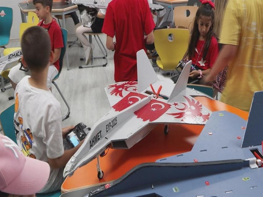 İlkokulda insansız deniz aracı tasarladılar: 3 ayda model uçak tasarımı gerçekleştirdiler