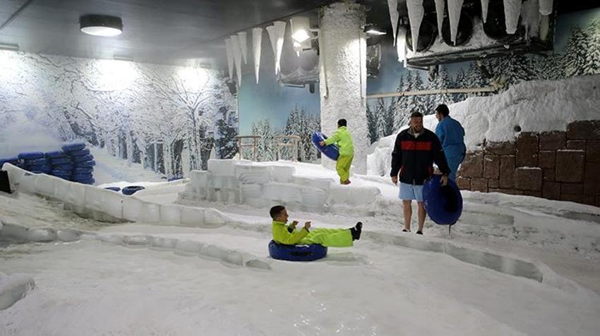 Antalya'da yaz ayında mont giyiyorlar! Turistler buraya akın ediyor