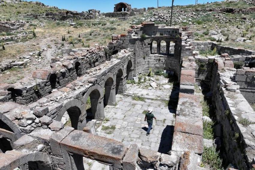 Karaman'da kazı bölgesinde 15 tane bulundu: Hazine iki yıl boyunca fark edilmedi: