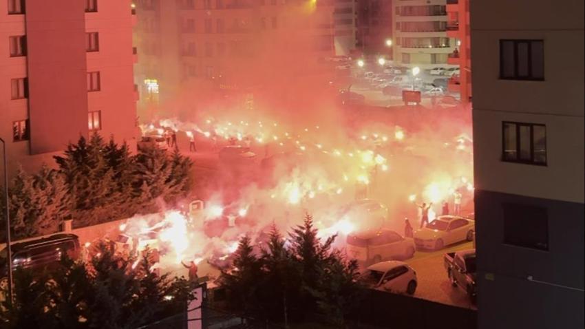 Konya'da kız isteme olayını abarttı! Mahalleyi festival alanına çevirdi