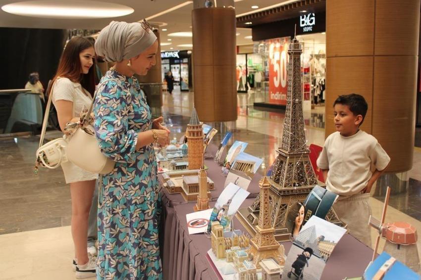 Gördüğü her yerin maketini yapıyor! 7 yaşında hem gezgin hem sanatçı oldu