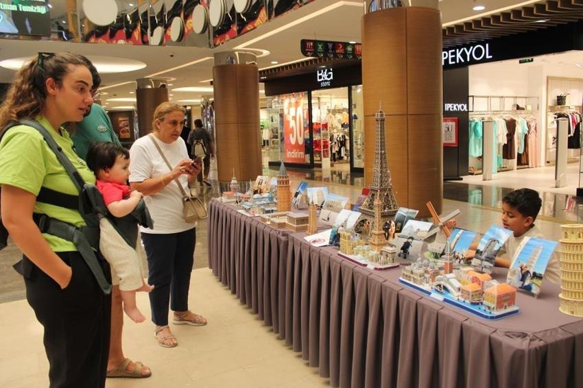 Gördüğü her yerin maketini yapıyor! 7 yaşında hem gezgin hem sanatçı oldu