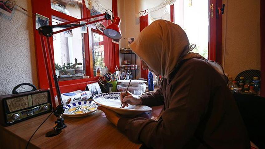 Vakit geçirmek için gittiği atölye hayatını değiştirdi: İznik'in Kadim Sanatı, onun elinde yeniden canlandı