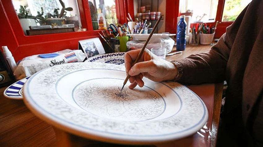 Vakit geçirmek için gittiği atölye hayatını değiştirdi: İznik'in Kadim Sanatı, onun elinde yeniden canlandı