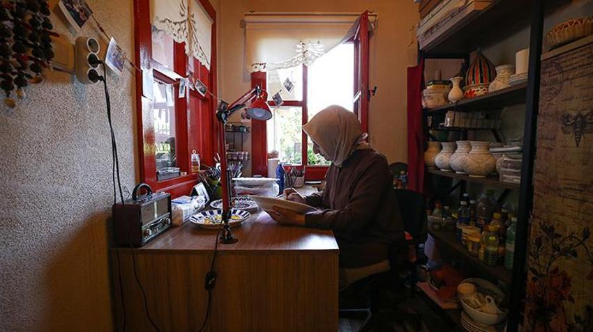 Vakit geçirmek için gittiği atölye hayatını değiştirdi: İznik'in Kadim Sanatı, onun elinde yeniden canlandı