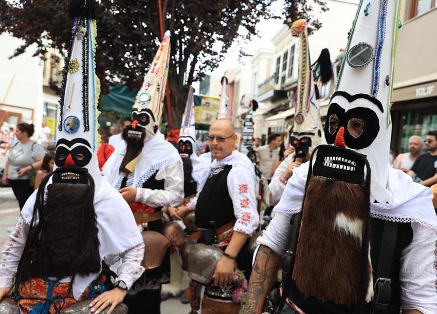 Uluslararası Balkan Folklor Festivali kapsamında Edirne’de 'kuker' geleneği canlandırıldı
