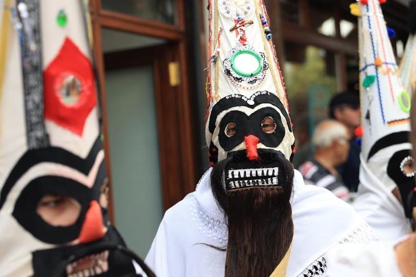 Uluslararası Balkan Folklor Festivali kapsamında Edirne’de 'kuker' geleneği canlandırıldı