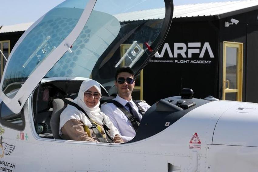 Pilot oldu ilk annesini uçurdu: Konya'da anne oğul gökyüzünde buluştu