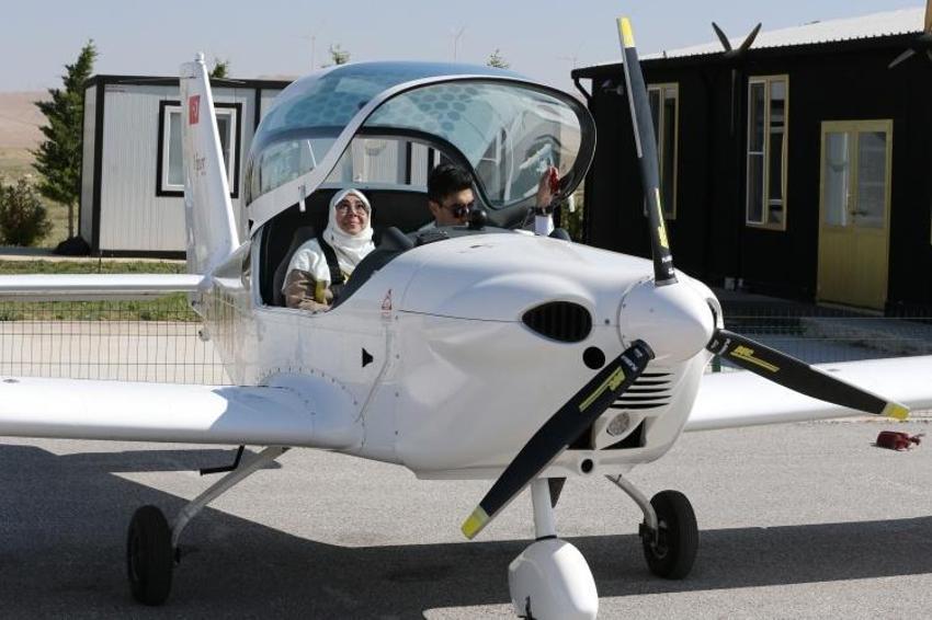 Pilot oldu ilk annesini uçurdu: Konya'da anne oğul gökyüzünde buluştu