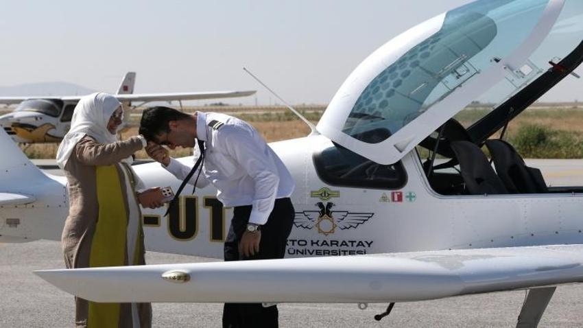 Pilot oldu ilk annesini uçurdu: Konya'da anne oğul gökyüzünde buluştu