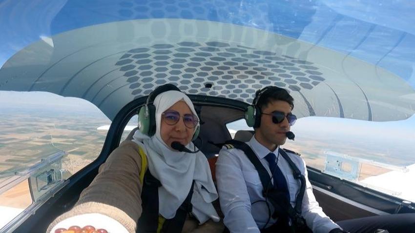 Pilot oldu ilk annesini uçurdu: Konya'da anne oğul gökyüzünde buluştu