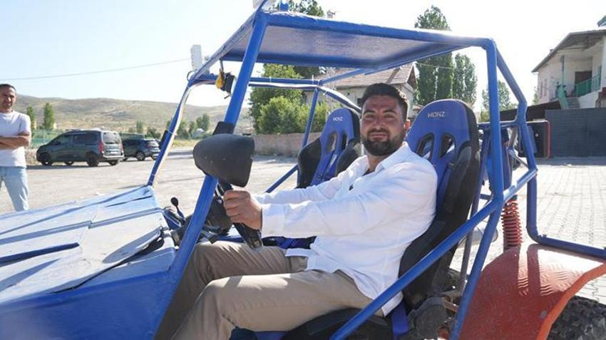 Görmek için sıraya giriyorlar! Sadece 16 bin liraya mal etti, su borusundan kendi arazi aracını yaptı: 'İlk kez gören oyuncak sanıyor'