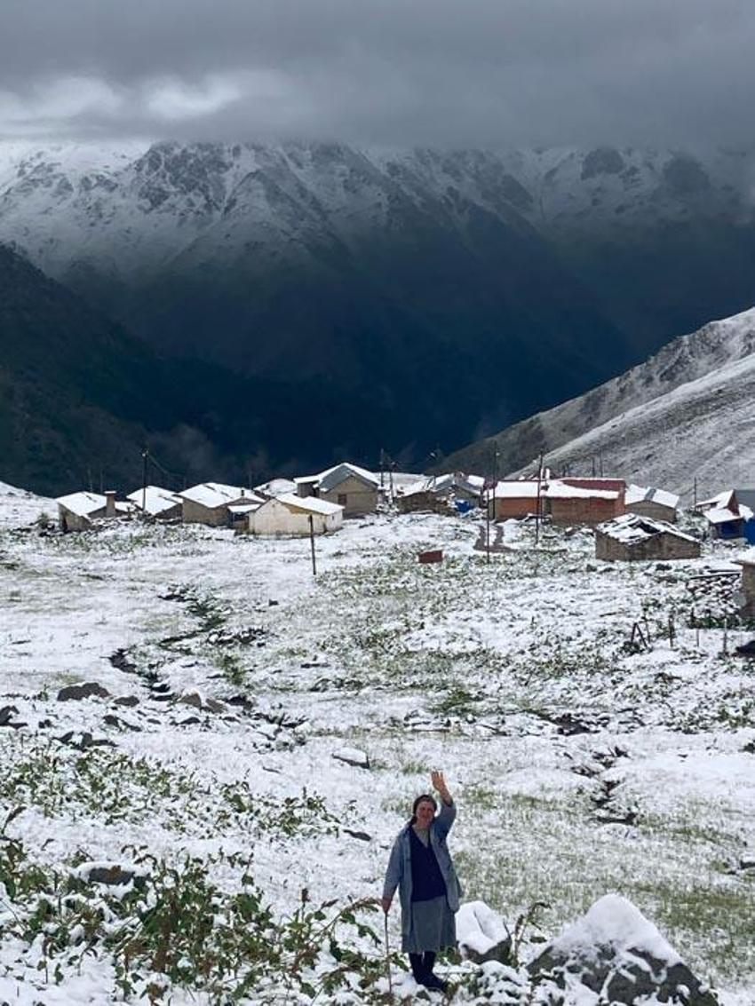 Kar yağışları 5 şehirde yaşayanlara sürpriz yaşattı! Rize, Trabzon, Bayburt, Gümüşhane ve Erzurum beyaza büründü