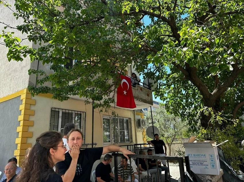 Şehit ateşi Manisa'yı yaktı: Şehadeti babasından gizlediler!