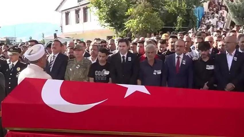 Türkiye şehitlerini uğurladı! 12 askerimize son görev