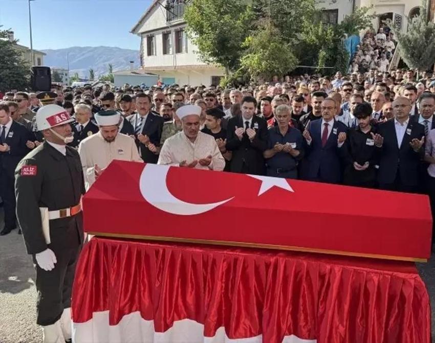 Türkiye şehitlerini uğurladı! 12 askerimize son görev