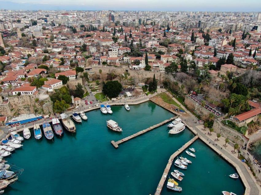 Antalya'da fiyatlar ucuzladı ama oteller dolmadı! Turizmciler sezondan ümitsiz