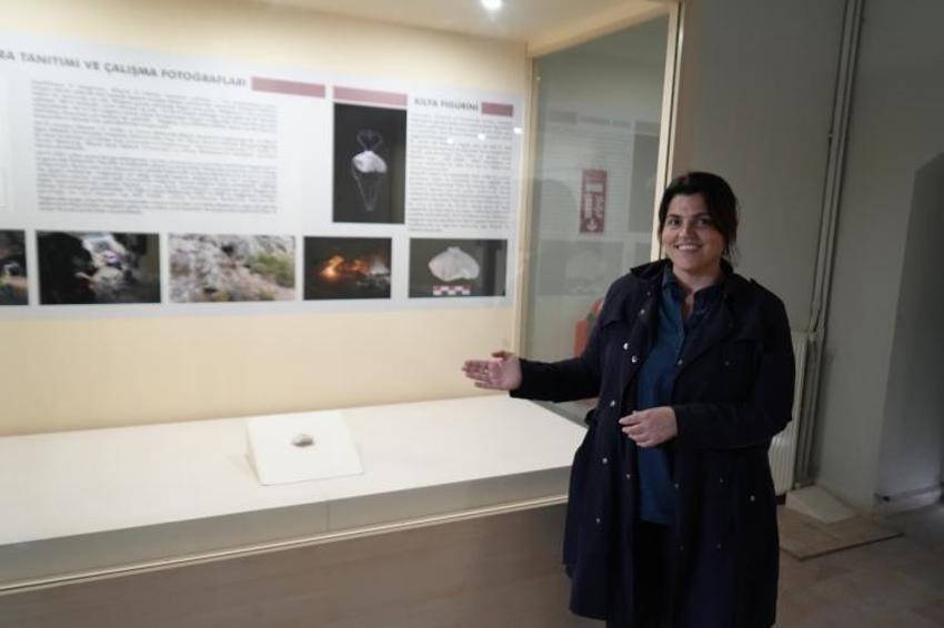Kazı durdu: Mağara girişinde altın gibi parladı! Bilecik'te bulundu