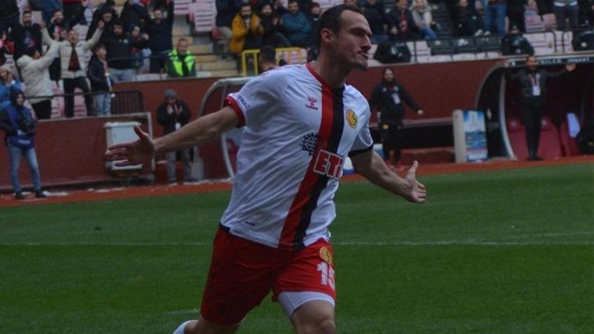 Eskişehirspor taraftarını yıkan ayrılık: Hadi eyvallah deyip bıraktı!