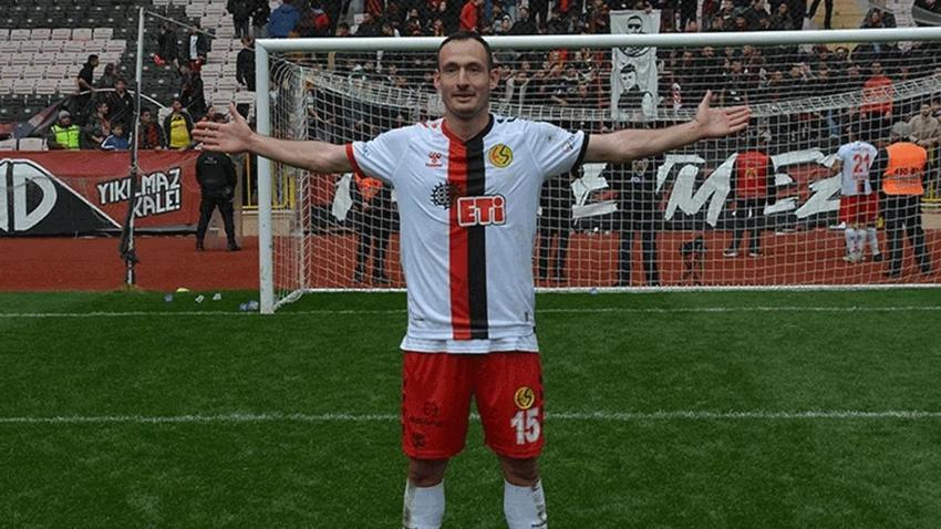 Eskişehirspor taraftarını yıkan ayrılık: Hadi eyvallah deyip bıraktı!