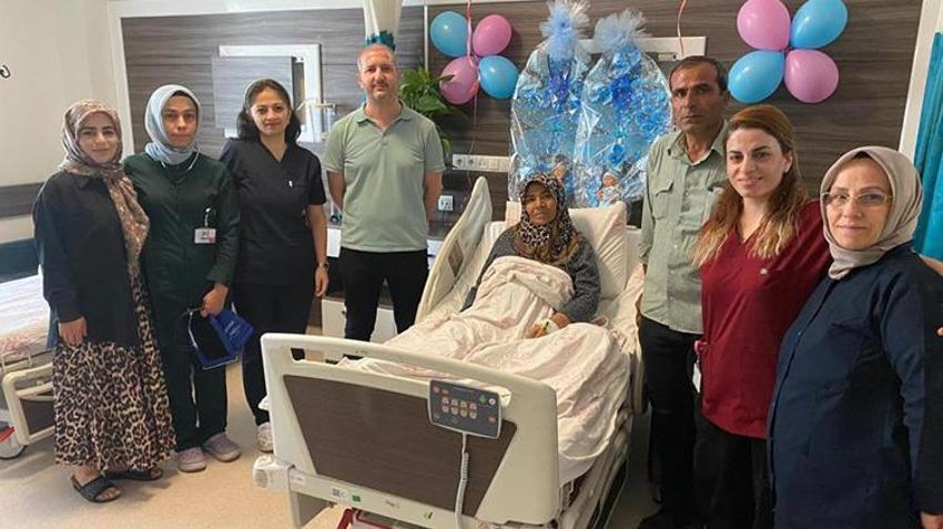 Åžanlıurfa'da tıp dünyasında mucize yaratan geliÅŸme! İleri yaşına raÄŸmen tüm riski göze aldı: 53 yaşındaki kadın ikiz bebek sahibi oldu