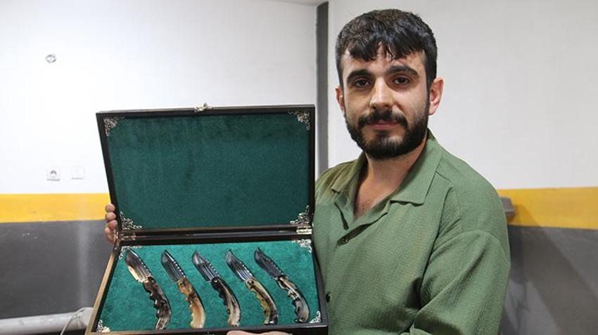 Sivaslı usta boynuzlardan servet kazandı! Dizilerden ilham alıp üretmeye başladı şimdi siparişlere yetişemiyor